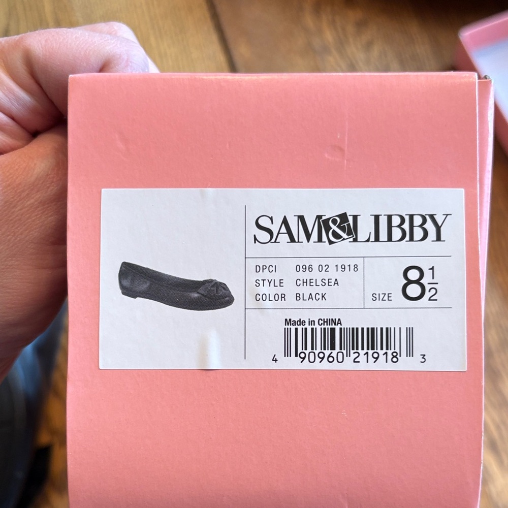 Sam & Libby Black Flats with Bow Accent - Picture 5 of 6